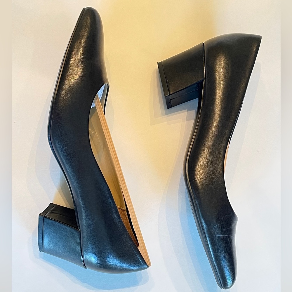 Naturalizer Black Pointed-Toe Block Heel Pumps - Picture 5 of 11